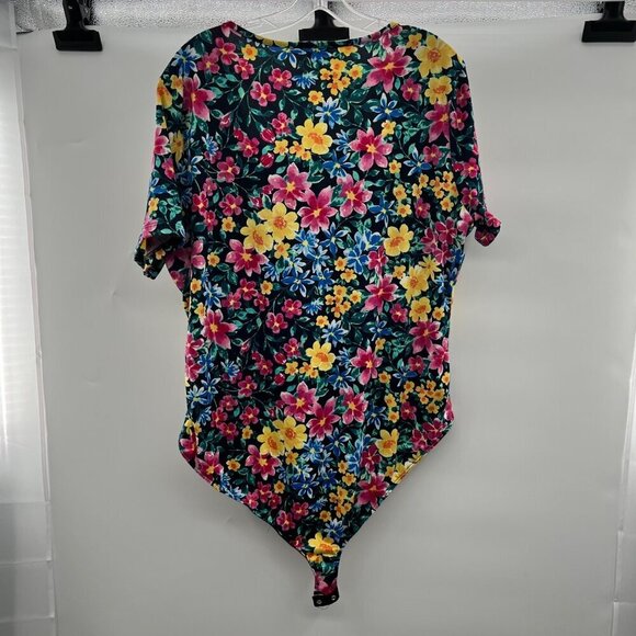 White Birch Women's Floral Bodysuit Short Sleeve Keyhole Size 2X - Picture 7 of 9